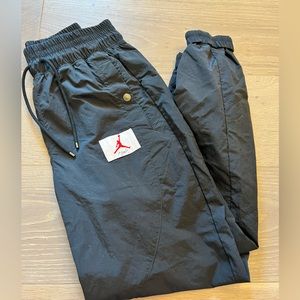 Jordan wind joggers size xs